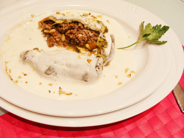 Chiles en nogada: un imprescindible de la cocina tradicional mexicana/Chiles en nogada: a must of traditional Mexican cuisine