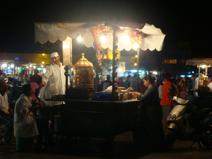 Ramadán en la plaza Jamaa el Fna en Marrakech/Ramadan in Jamaa el Fna square in Marrakech