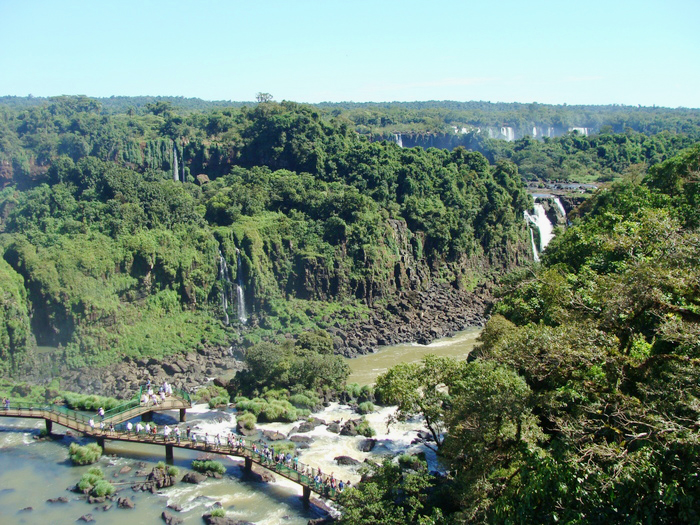 Entre Brasil y Argentina: Cataratas de Iguazú/Between Brazil and Argentina: Iguazu Falls