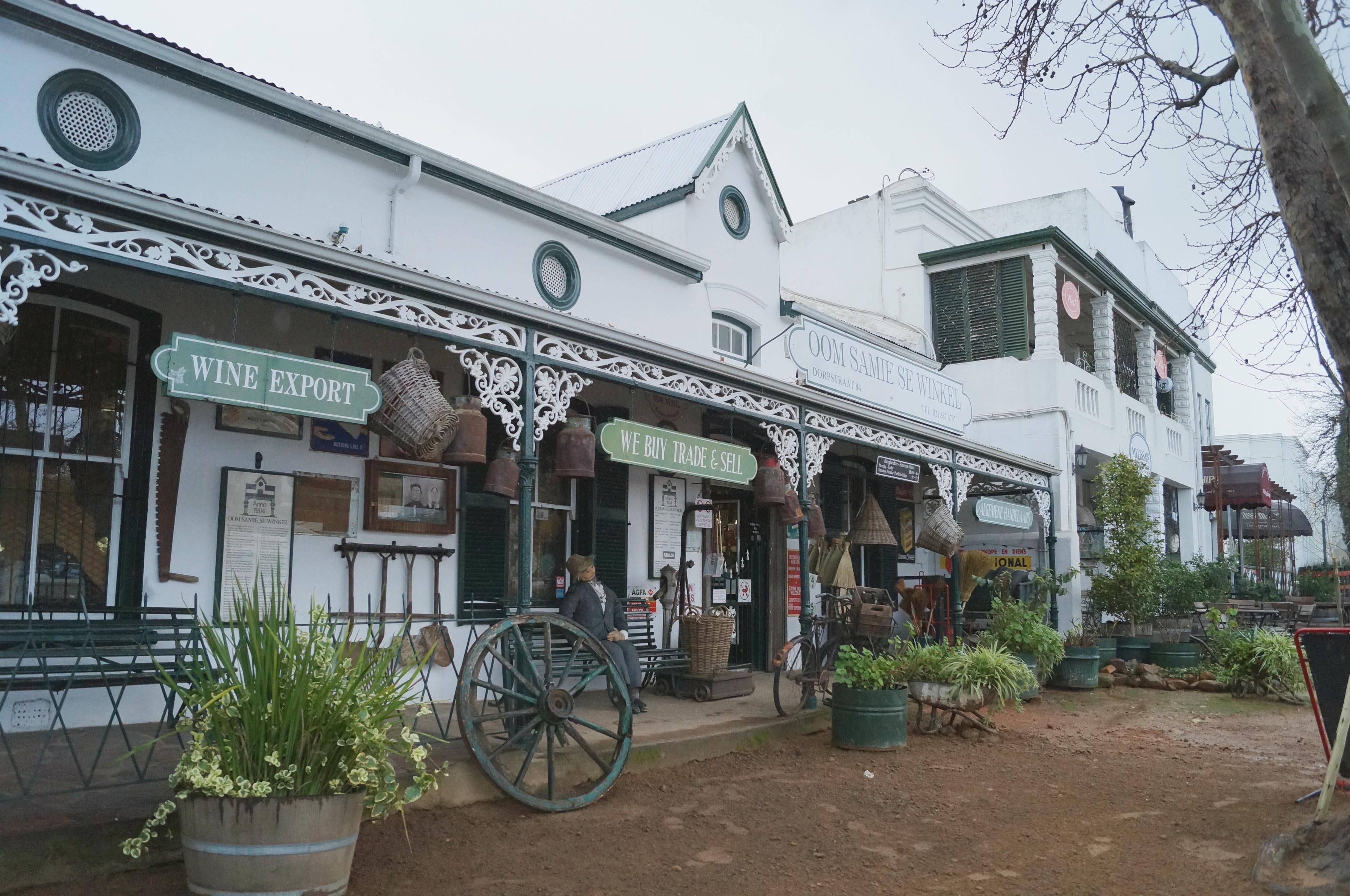 Oom Samie Se Winkel: una tiendecita rural en Stellenbosch/Oom Samie Se Winkel: a small rural shop in Stellenbosch