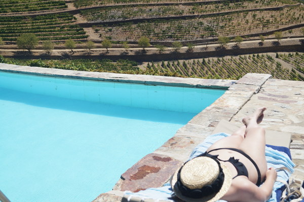 Quinta Nova Nossa Senhora do Carmo: una piscina entre viñedos en el Valle del Duero portugués/Quinta Nova Nossa Senhora do Carmo: a swimming pool among vineyards in Portugal’s Douro Valley